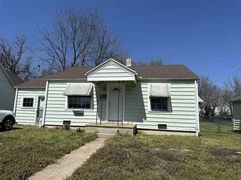 1823 W Olive St, Springfield, MO 65802