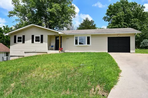 620 N Buffalo St, Marshfield, MO 65706