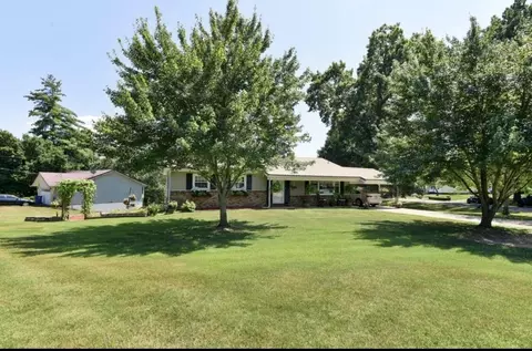 615 Main St, Crane, MO 65633