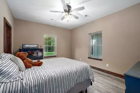 Bedroom - 1721 Jackson Spring Rd, Ozark, MO 65721 photo 4 of 7