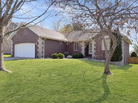 804 W Myra Dr, Nixa, MO 65714