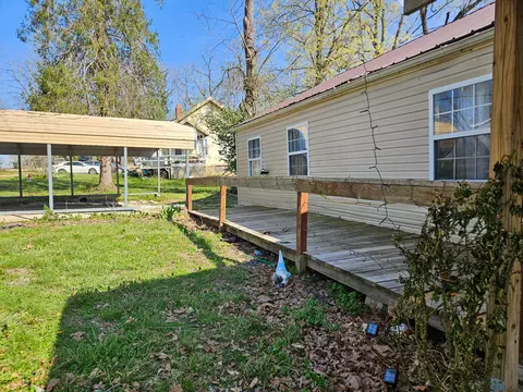 Exterior - 203 James St, Mountain View, MO 65548 photo 1 of 5