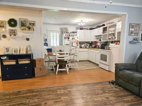 Kitchen - 203 James St, Mountain View, MO 65548 photo 1 of 2
