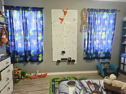 Bedroom - 203 James St, Mountain View, MO 65548 photo 3 of 3