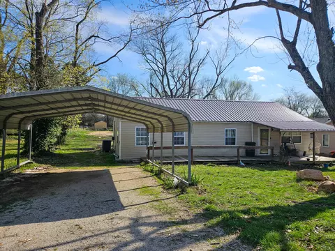 203 James St, Mountain View, MO 65548