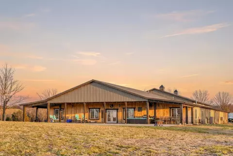 3261 Highway Rb, Bolivar, MO 65613
