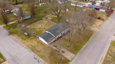 824 E Burford St, Marshfield, MO 65706 photo 4