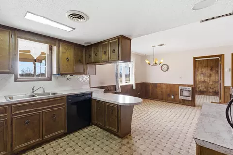 Kitchen - 336 State Highway 32, Buffalo, MO 65622 photo 4 of 6