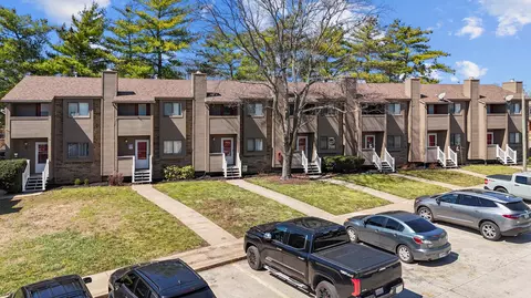 1707 E Walnut Lawn St, Springfield, MO 65804