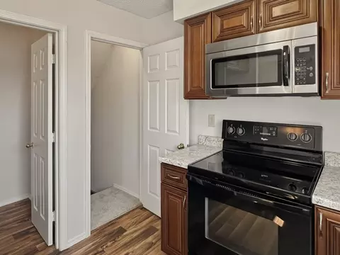 Kitchen - 1707 E Walnut Lawn St, Springfield, MO 65804 photo 3 of 3