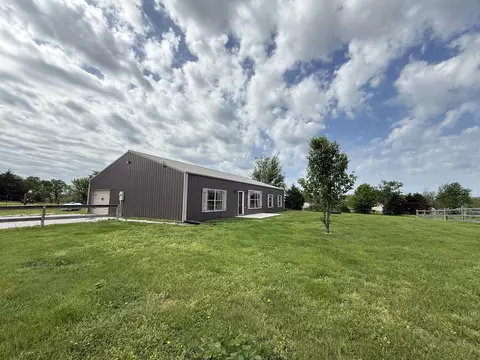1981 Robinson Rd, Clever, MO 65631 photo 2