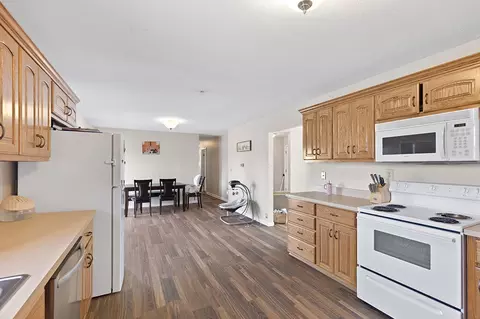 Kitchen - 4021 E 15th Pl, Joplin, MO 64801 photo 4 of 4