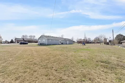 Exterior - 4021 E 15th Pl, Joplin, MO 64801 photo 4 of 5