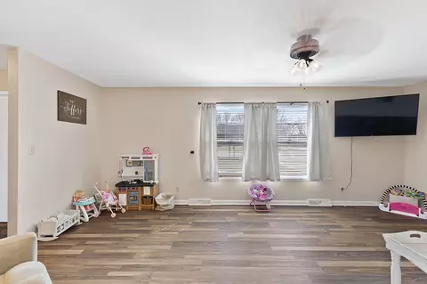 Living - 4021 E 15th Pl, Joplin, MO 64801 photo 2 of 2