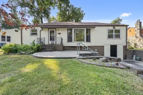 Exterior - 707 S 3rd St, Branson, MO 65616 photo 1 of 4