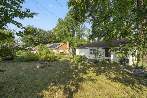 Exterior - 707 S 3rd St, Branson, MO 65616 photo 3 of 4