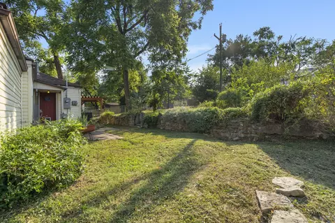 Exterior - 707 S 3rd St, Branson, MO 65616 photo 2 of 4