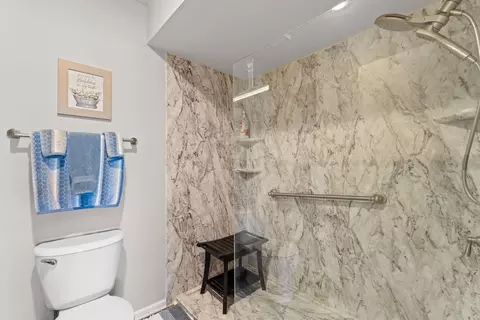Bath - 305 Wimbledon Dr #12, Branson, MO 65616 photo 2 of 3