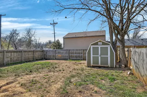 Exterior - 3001 W Mount Vernon St, Springfield, MO 65802 photo 2 of 5