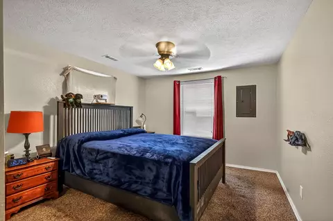 Bedroom - 3001 W Mount Vernon St, Springfield, MO 65802 photo 1 of 2