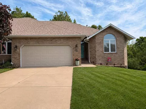 377 E Degraffenreid St, Springfield, MO 65810