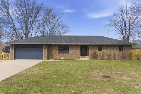 1405 Hereford Dr, Marshfield, MO 65706
