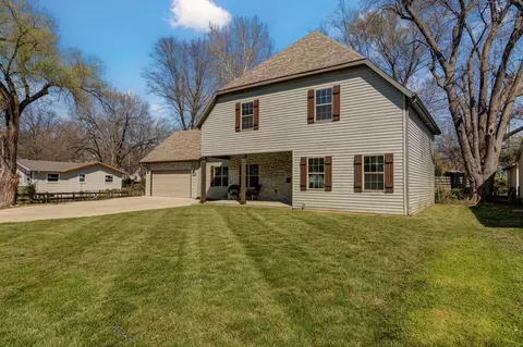 1436 S Pickwick Ave, Springfield, MO 65804 photo 2