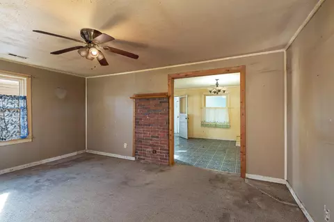 Living - 1526 W Dale St, Springfield, MO 65803 photo 1 of 1
