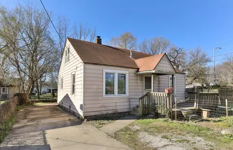 Exterior - 1526 W Dale St, Springfield, MO 65803 photo 2 of 5