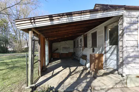 Exterior - 1526 W Dale St, Springfield, MO 65803 photo 3 of 5