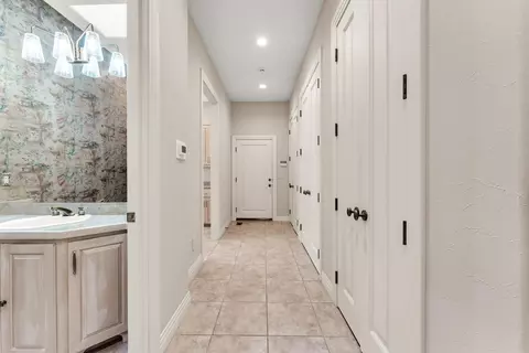 Entry Way - 5197 S Stonehaven Dr, Springfield, MO 65809 photo 4 of 4