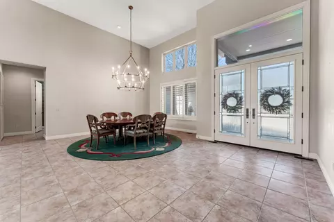 Entry Way - 5197 S Stonehaven Dr, Springfield, MO 65809 photo 2 of 4
