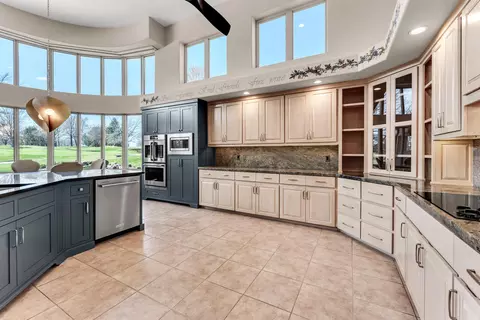 Kitchen - 5197 S Stonehaven Dr, Springfield, MO 65809 photo 2 of 7