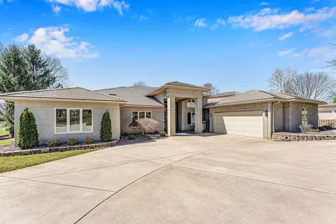 Exterior - 5197 S Stonehaven Dr, Springfield, MO 65809 photo 2 of 8