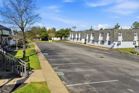 Exterior - 1101 Bird Rd, Branson, MO 65616 photo 9 of 12