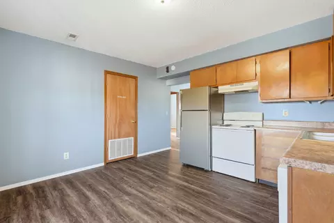 Kitchen - 1101 Bird Rd, Branson, MO 65616 photo 3 of 3