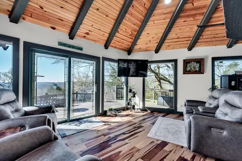 Living - 498 Santa Fe Dr, Forsyth, MO 65653 photo 4 of 4