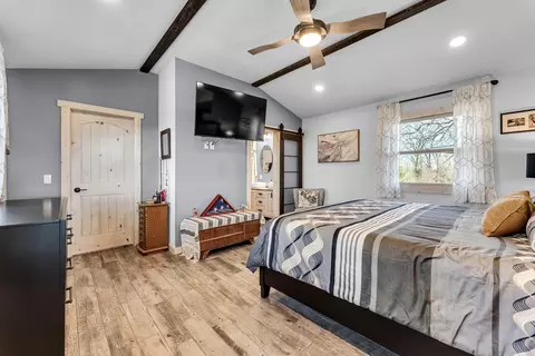 Bedroom - 498 Santa Fe Dr, Forsyth, MO 65653 photo 2 of 4