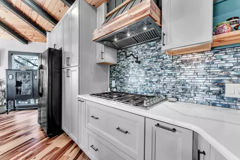 Kitchen - 498 Santa Fe Dr, Forsyth, MO 65653 photo 3 of 5