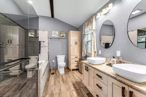Bath - 498 Santa Fe Dr, Forsyth, MO 65653 photo 1 of 4