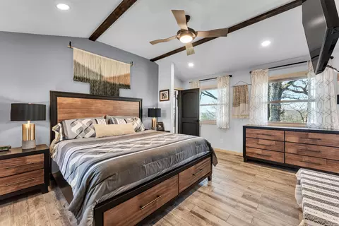 Bedroom - 498 Santa Fe Dr, Forsyth, MO 65653 photo 1 of 4