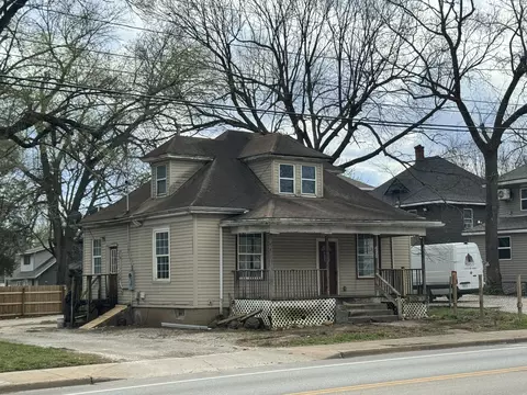 626 W Division St, Springfield, MO 65803