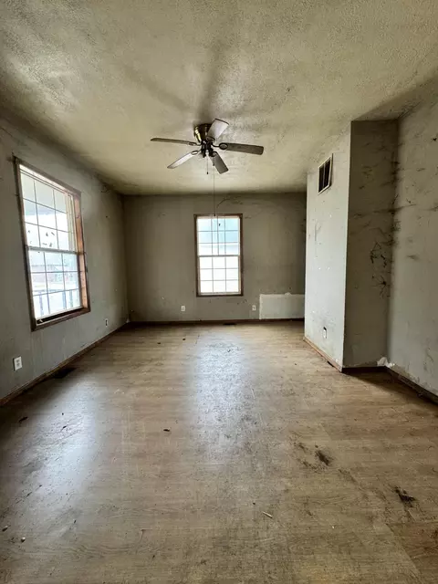 626 W Division St, Springfield, MO 65803 photo 2