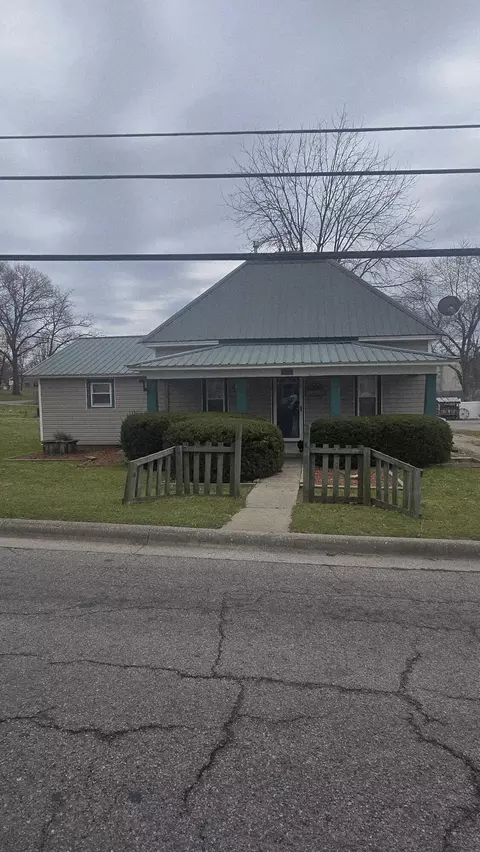 1105 Townsend St, Cassville, MO 65625