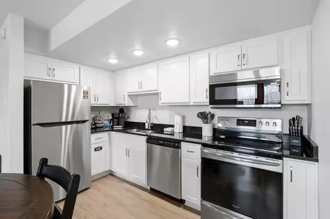 Kitchen - 403 Veterans Blvd, Branson, MO 65616 photo 5 of 6