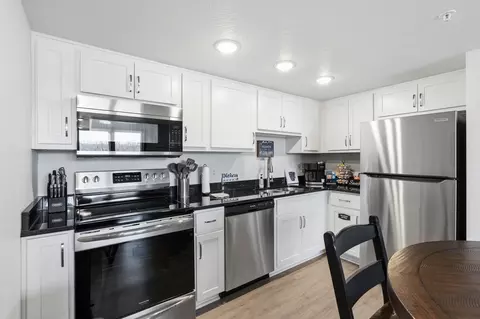 Kitchen - 403 Veterans Blvd, Branson, MO 65616 photo 4 of 6