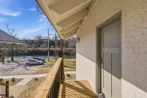 Exterior - 403 Veterans Blvd, Branson, MO 65616 photo 6 of 11