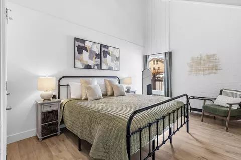 Bedroom - 403 Veterans Blvd, Branson, MO 65616 photo 1 of 13