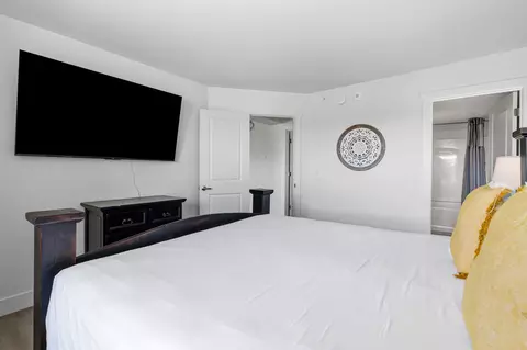 Bedroom - 403 Veterans Blvd, Branson, MO 65616 photo 8 of 13