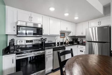 Kitchen - 403 Veterans Blvd, Branson, MO 65616 photo 6 of 6
